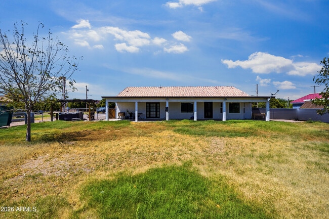 Building Photo - 18333 E Sunnydale Dr