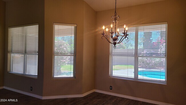 Building Photo - 14206 S 12th Pl