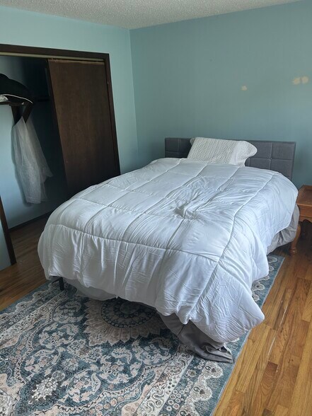 Building Photo - 187 Oakland Rd