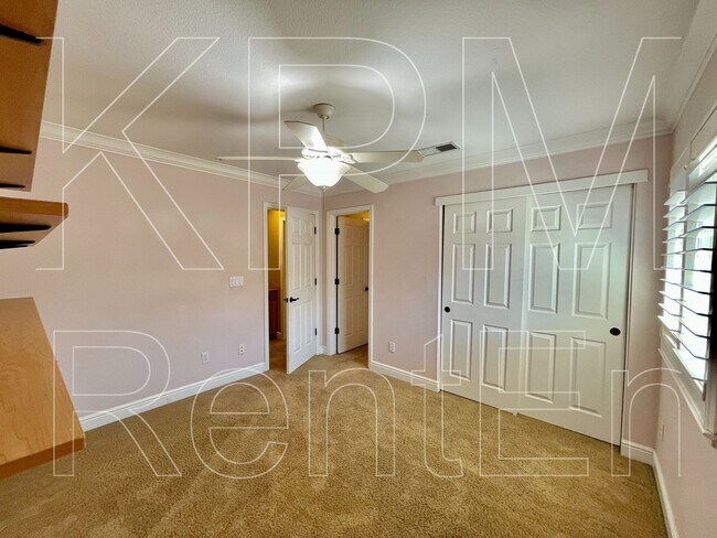 Building Photo - 5879 Riverbank Cir