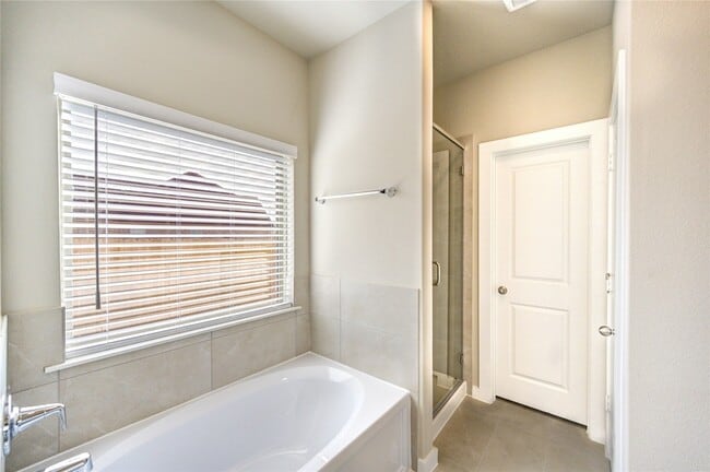 Building Photo - 6219 Lost Rdg Ln