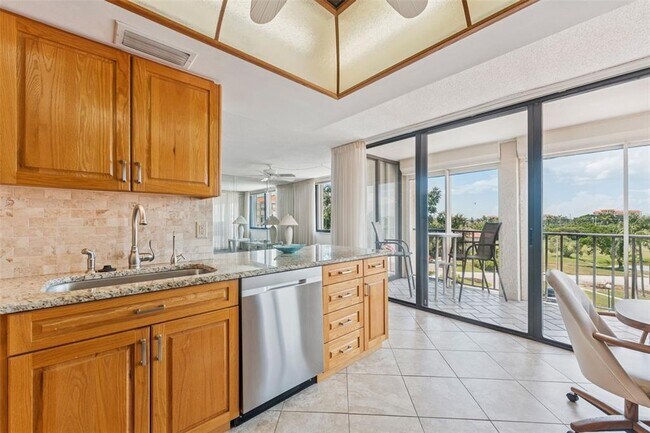Building Photo - 6158 Palma Del Mar Blvd S