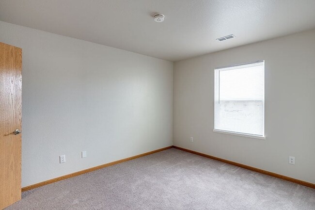 Building Photo - AUTUMN RIDGE APARTMENTS