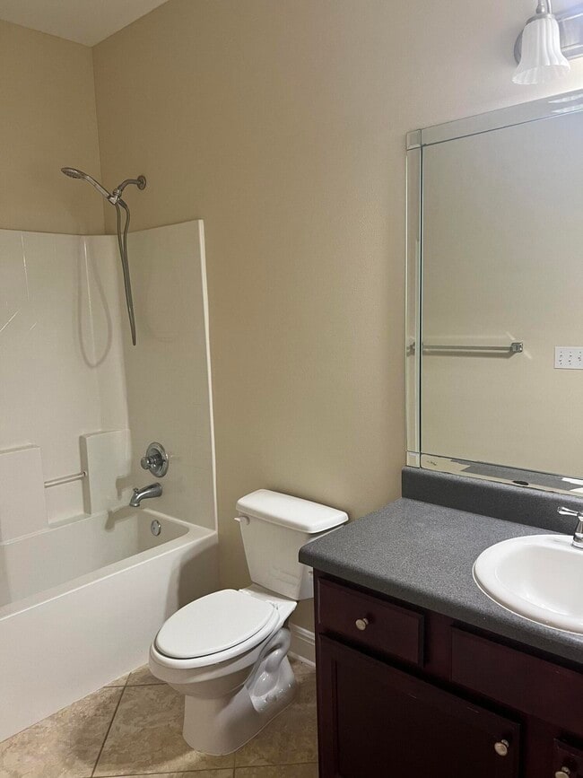 Building Photo - 123 Crab Apple Ave