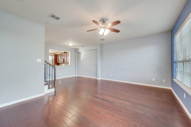 Building Photo - Charming Townhome in Addison