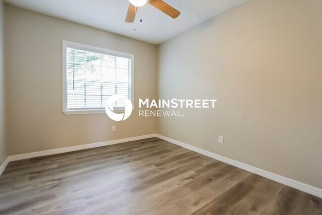 Building Photo - 3 Bedroom Pet-Friendly Home in Brandon, FL with Main Street Renewal