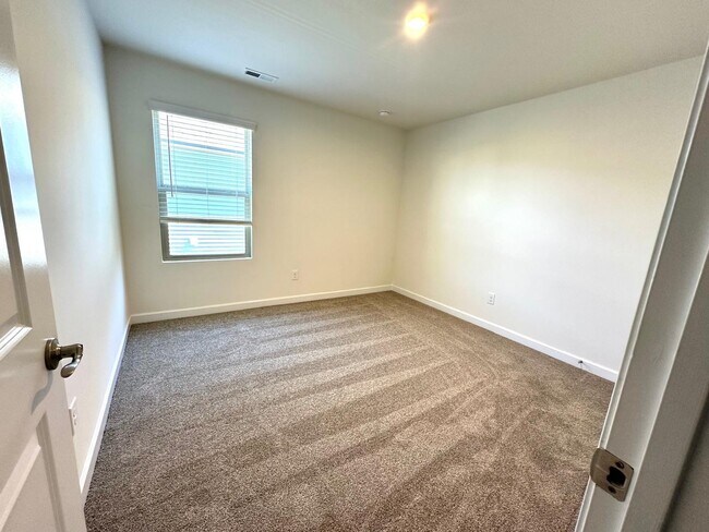 Building Photo - 11148 Comiskey Ln