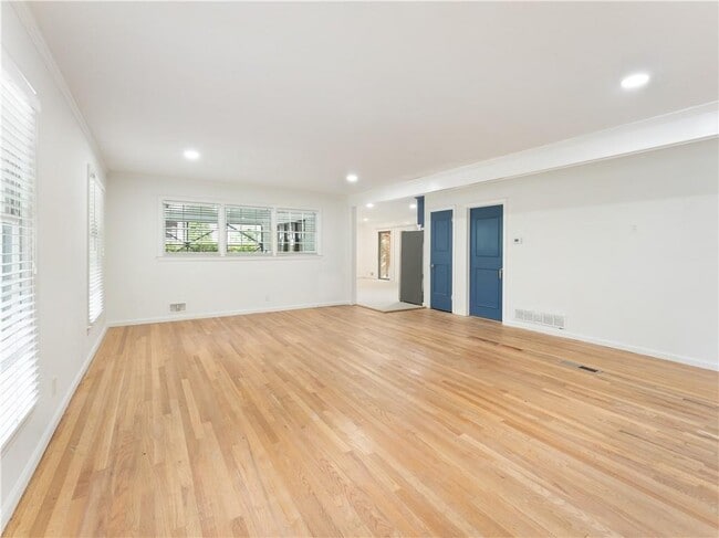 Building Photo - 1685 Dunwoody Pl NE