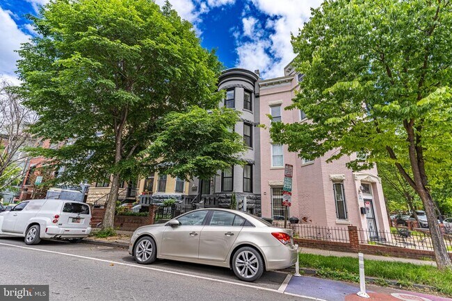 Building Photo - 2003 1st St NW