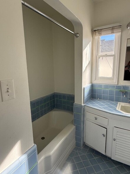 Shower over tub - 4448 Carpenter Ave