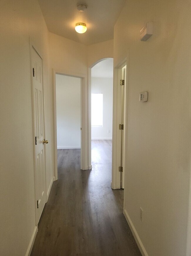 Building Photo - 9955 Sandhaven Ct