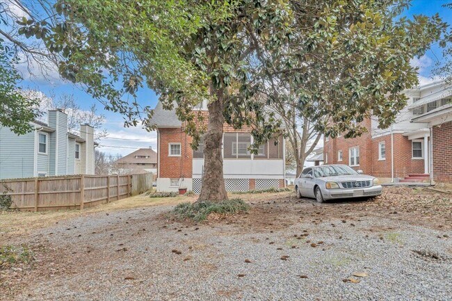 Building Photo - 1144 Wasena Ave SW