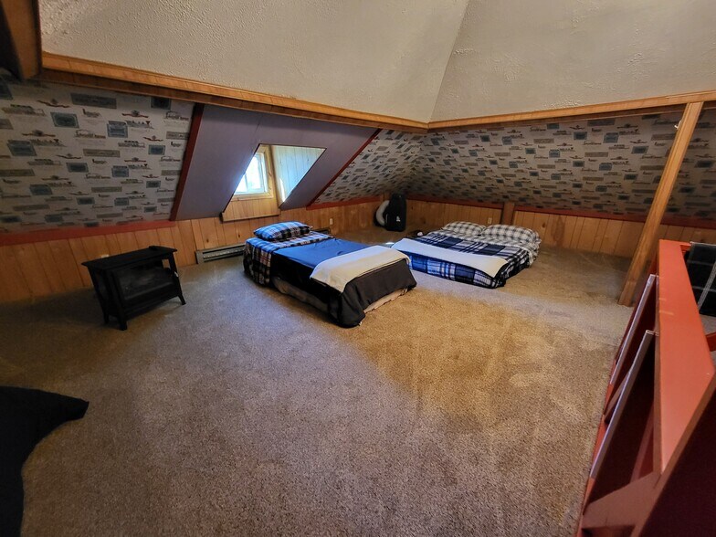 Building Photo - 1406 S Bartholomew Canyon Dr