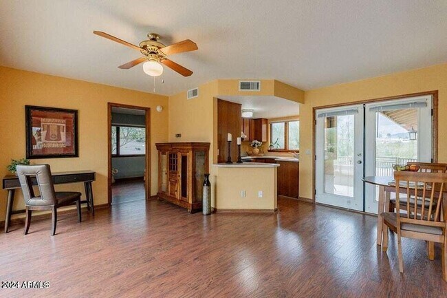 Building Photo - 16120 Cholla Dr