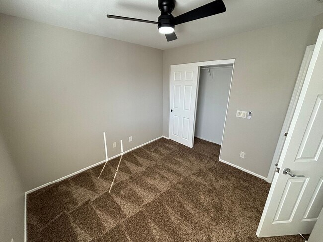 Building Photo - Spacious Tri-Level 4-Bedroom Home with Balcony and Community Amenities in Northwest Las Vegas!