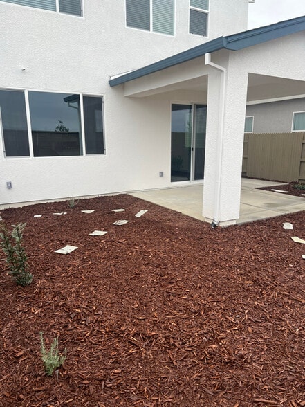 Building Photo - 3064 Vaughn Wy