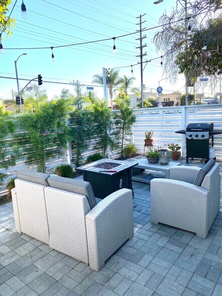 Building Photo - 4459 Centinela S Ave