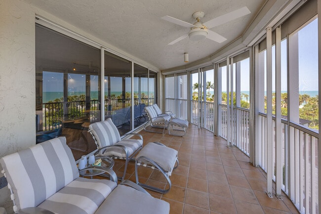 Building Photo - 8111 Bay Colony Dr