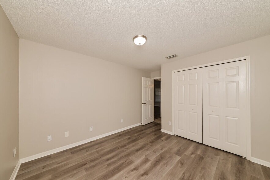 Building Photo - 4637 72nd Ct E