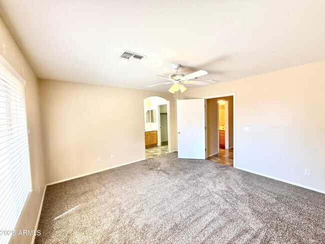 Building Photo - 13221 W Lisbon Ln