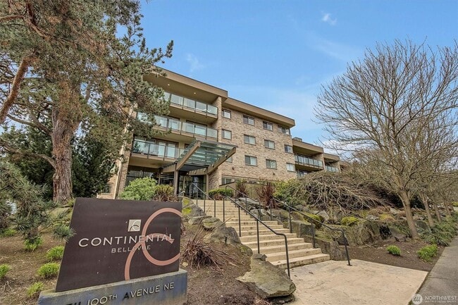 Building Photo - 3Bd/2Ba Bellevue Condo
