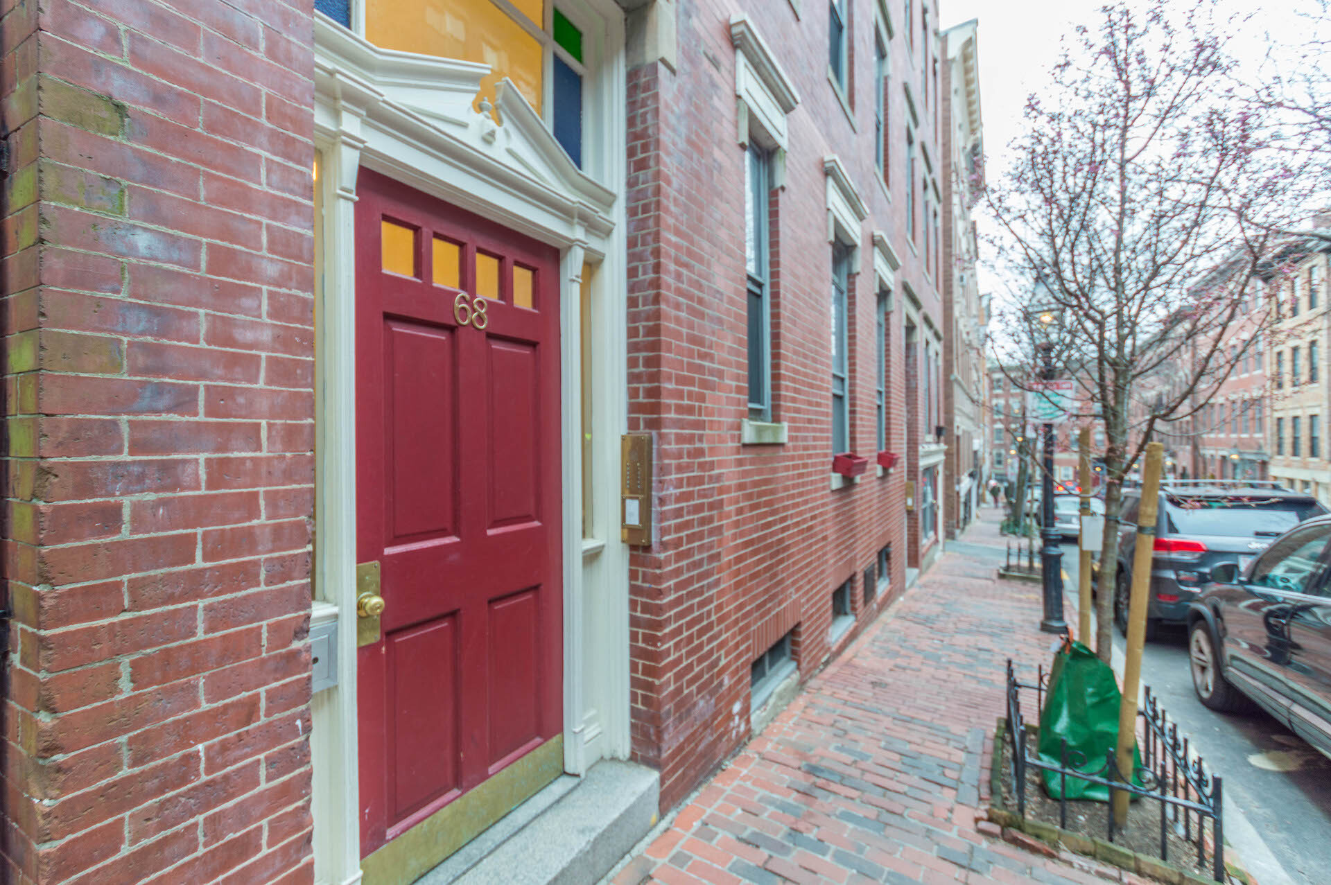 Building Photo - 68 Phillips St