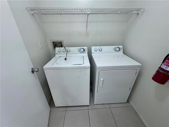 Building Photo - 637 Buoy Ln