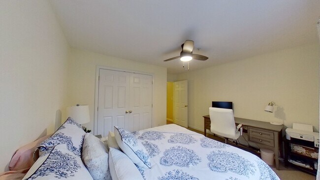 Building Photo - 206 Tamarack Ln