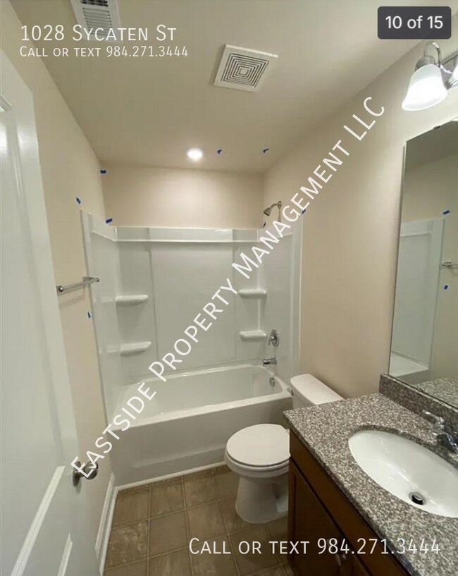 Building Photo - 1028 Sycaten St