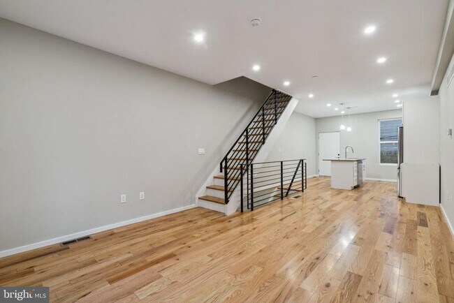 Building Photo - 1713 W Seybert St