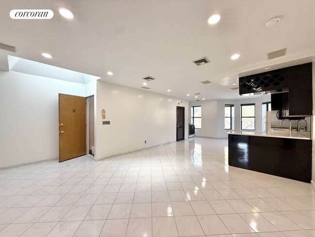 Building Photo - 342 Ovington Ave