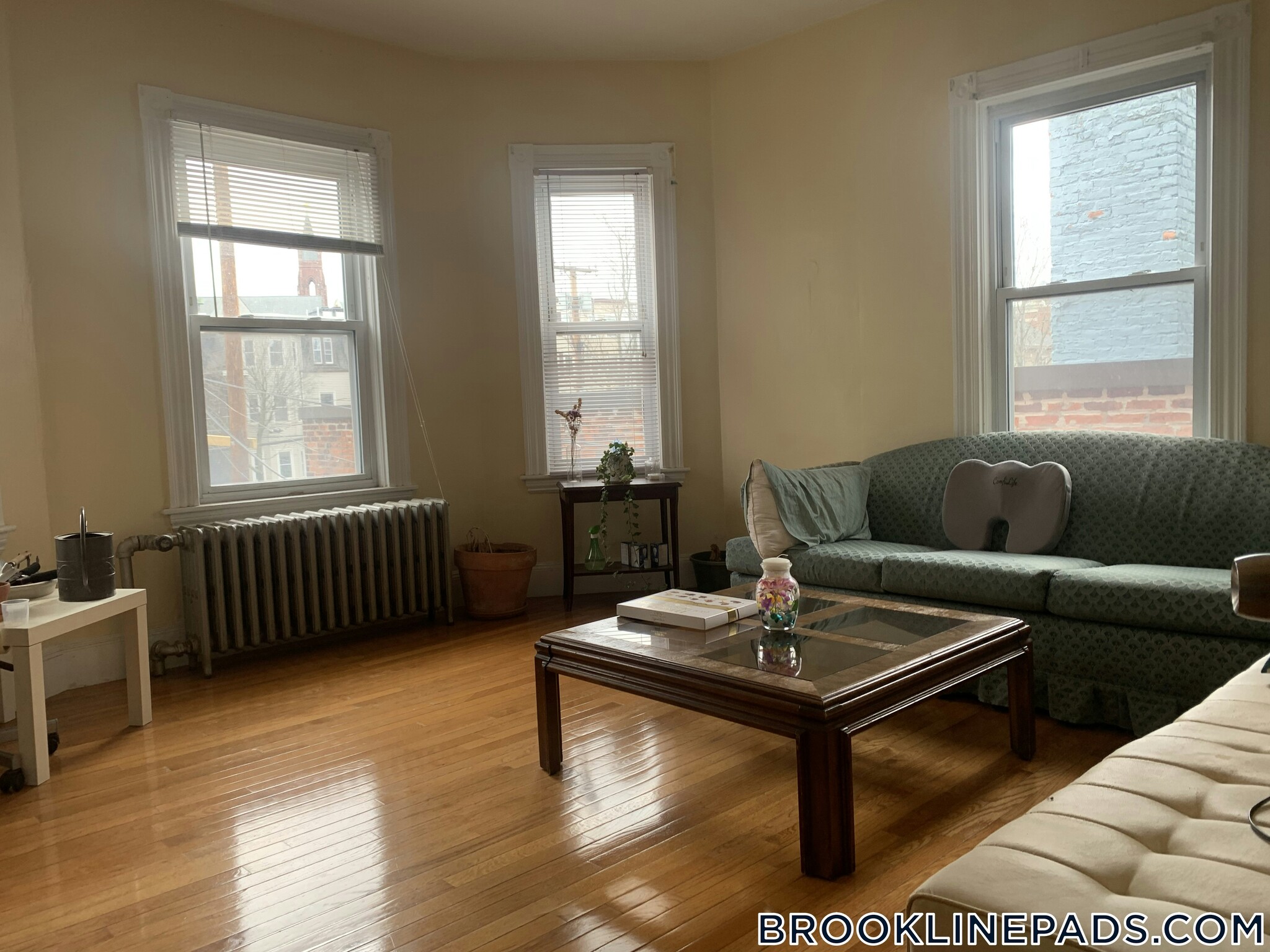 Building Photo - 46 Aspinwall Ave