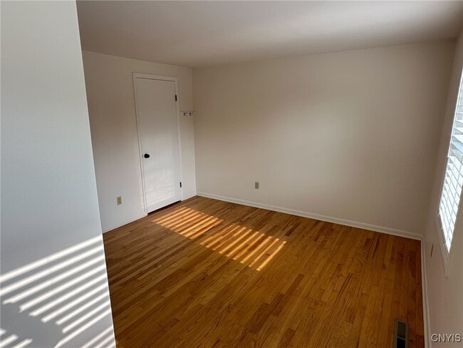 Building Photo - 6846 Crystalwood Dr