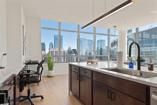 Building Photo - 365 N Halsted St