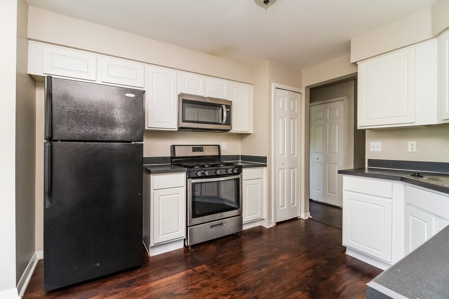 Building Photo - 11725 Chapelle Ct