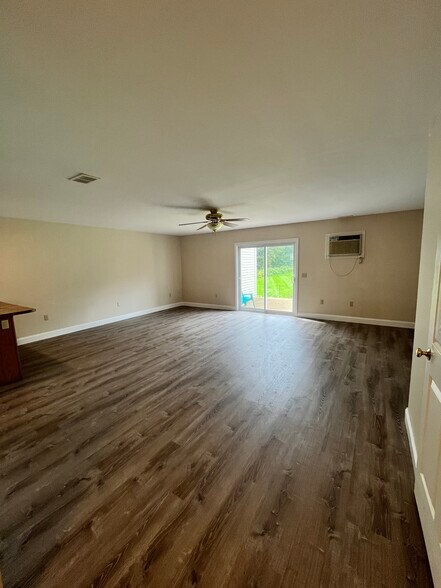 Building Photo - 70 Lamoille View Ln