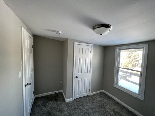 Building Photo - "Charming 3-Bedroom Haven on East Market Street – Your Perfect York Retreat!"