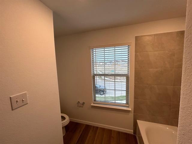 Building Photo - 2517 Maplehurst Dr