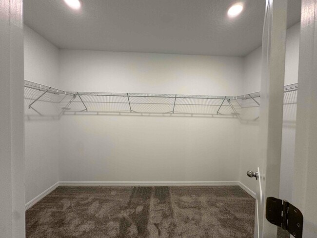 Building Photo - 5296 Diamondleaf Dr