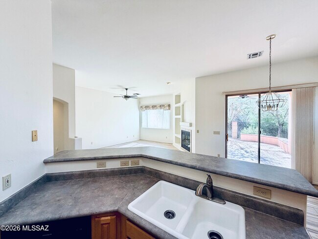 Building Photo - 5206 N Canyon Rise Pl