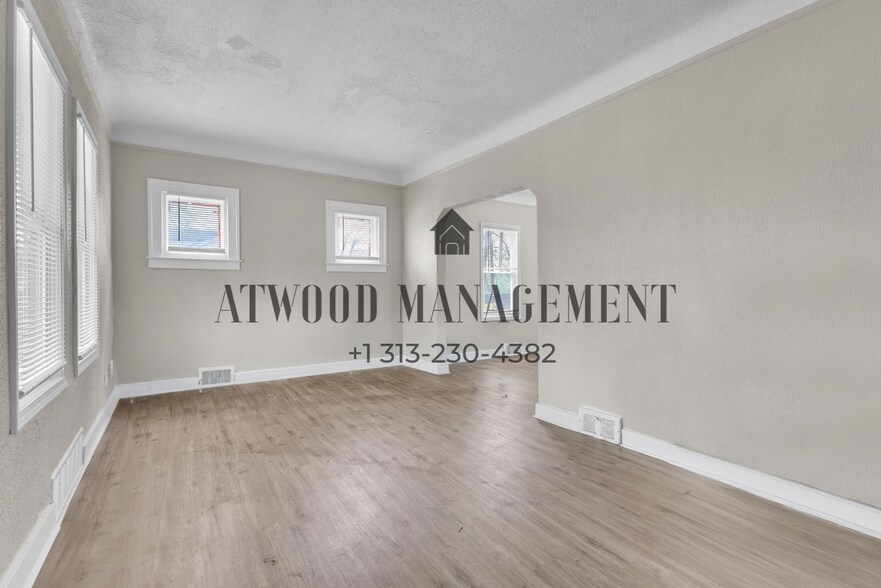 Building Photo - This beautifully updated 4-bedroom, 2-bath single-family home is ready for move-in!