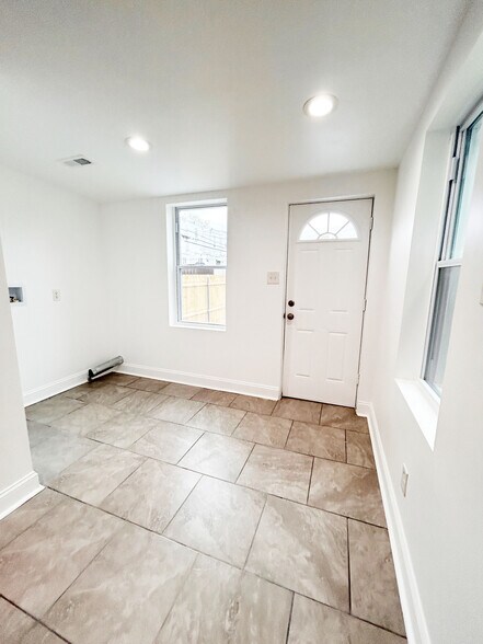 Building Photo - 1241 Orthodox St