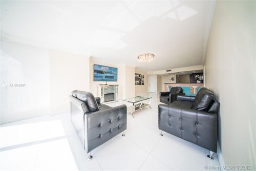 Building Photo - 1717 N Bayshore Dr