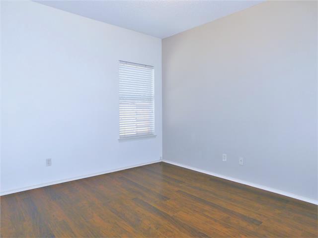 Building Photo - 717 Pace Dr