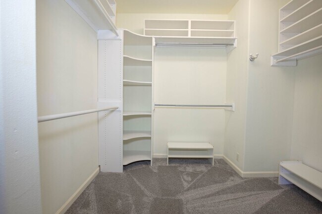Building Photo - Kahana Ridge – Three Bedroom, Three Bathro...