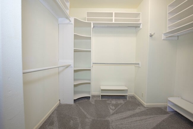 Building Photo - Kahana Ridge – Three Bedroom, Three Bathroom Home with Rare Basement