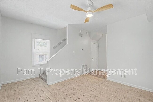 Building Photo - 814 Ott St