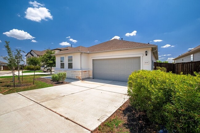 Building Photo - Homey 4 Bedroom, 2 Bath, 1-Story Home in H...