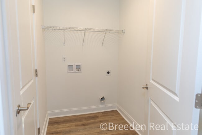 Building Photo - 808 5th Ave SW