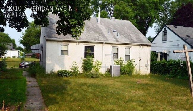 Building Photo - 5010 N Sheridan Ave